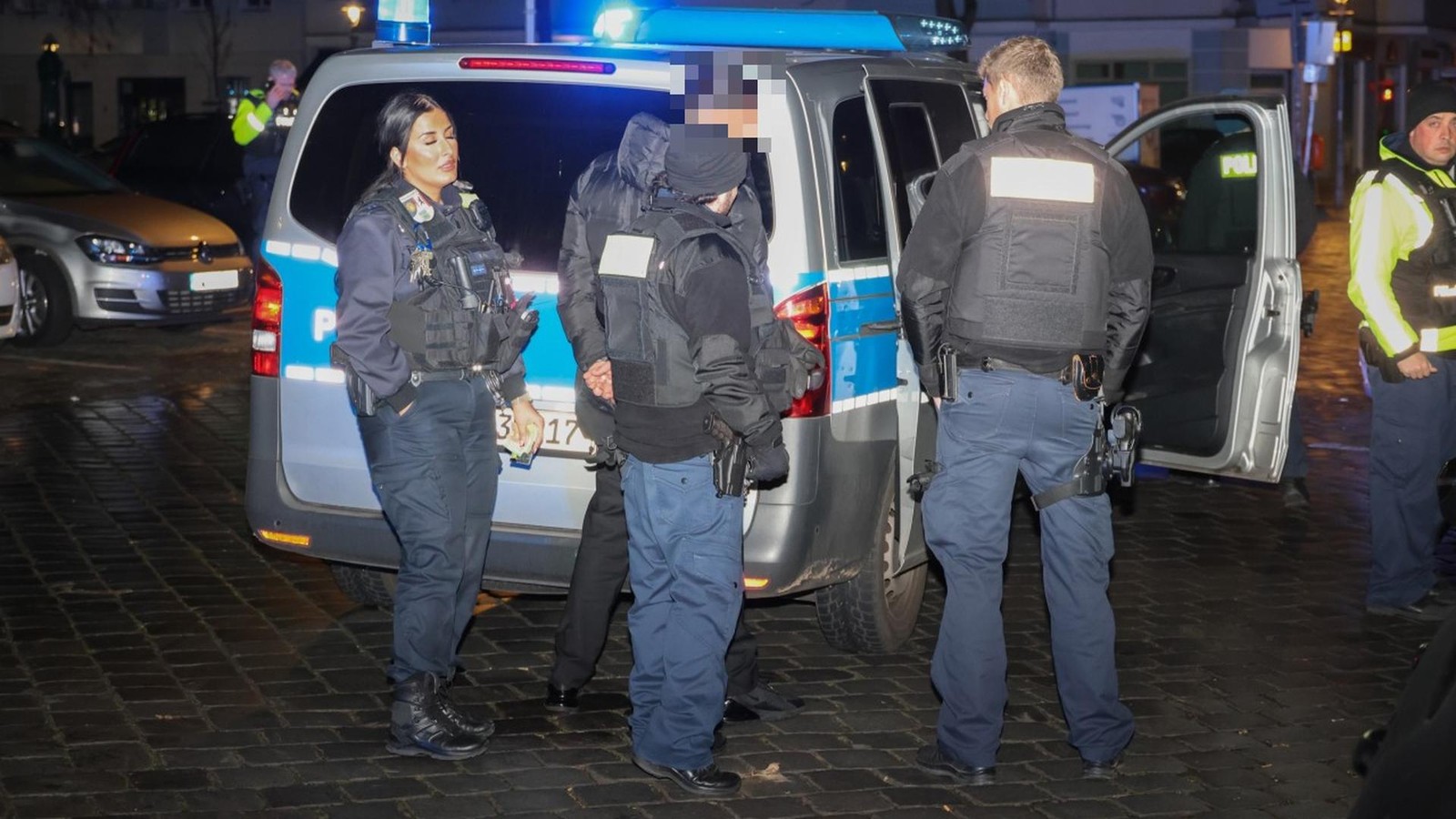 Autofahrer fährt auf Flucht vor der Polizei in Sackgasse – Festnahme