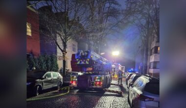 Adventskranz löst Wohnungsbrand in Herne aus: Frau lebensgefährlich verletzt