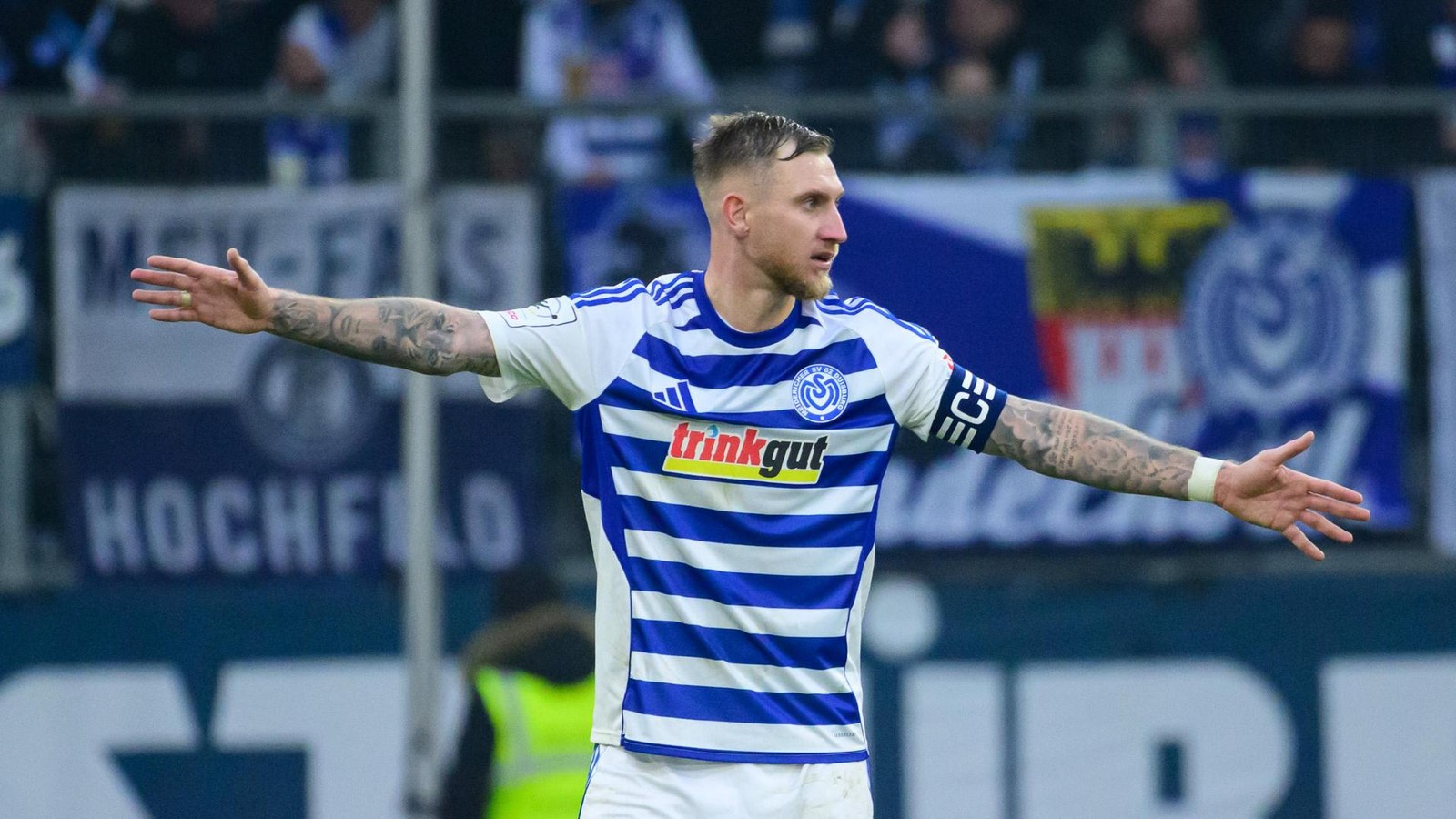 Kapitän Alexander Hahn verlängert seinen Vertrag