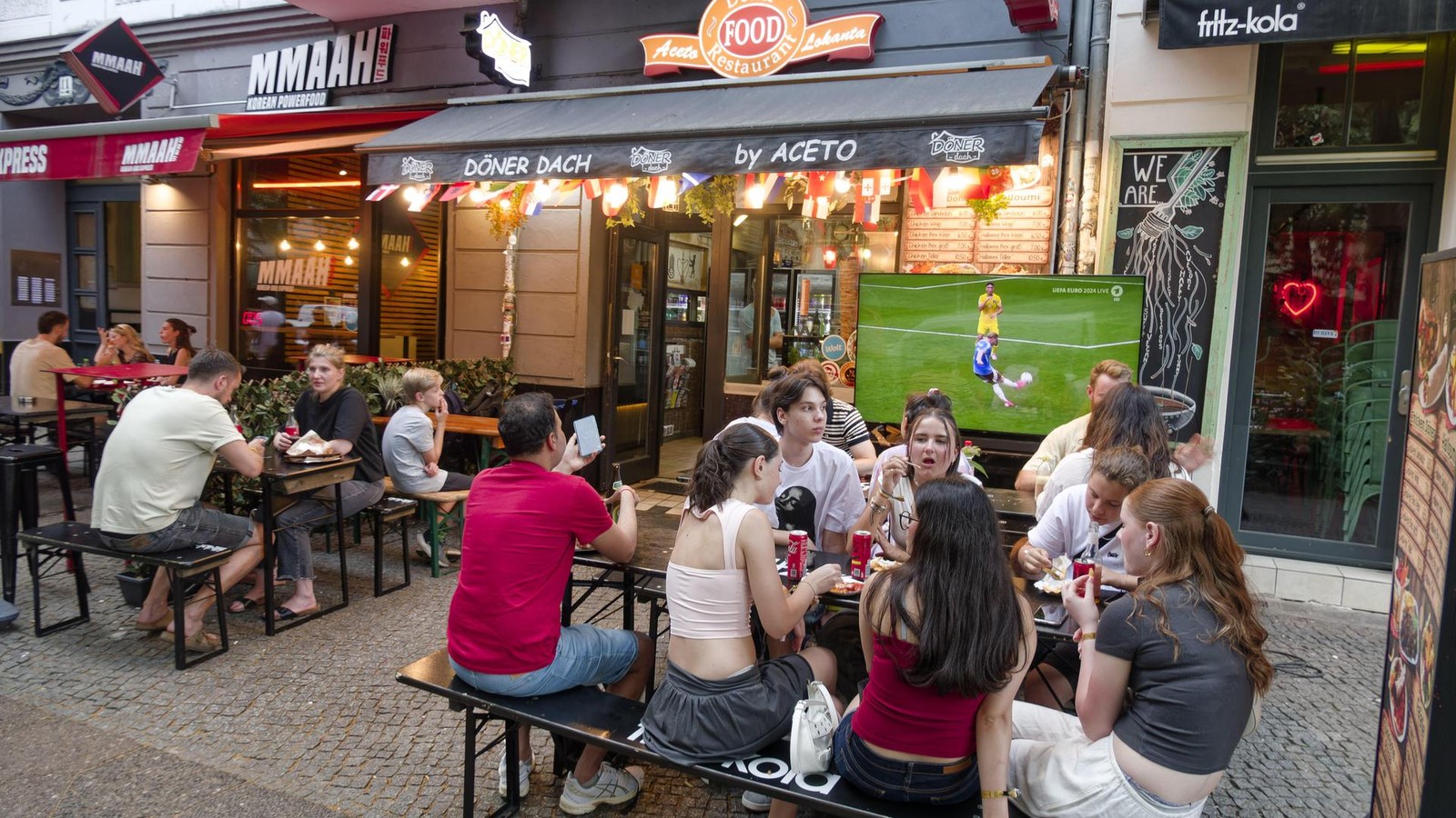 Berlin will Gastro-Gesetz entstauben – Auch neue Regeln zur WM geplant