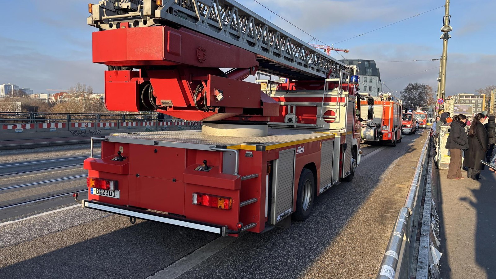 Feueralarm am S-Bahnhof Warschauer Straße – Zugang gesperrt