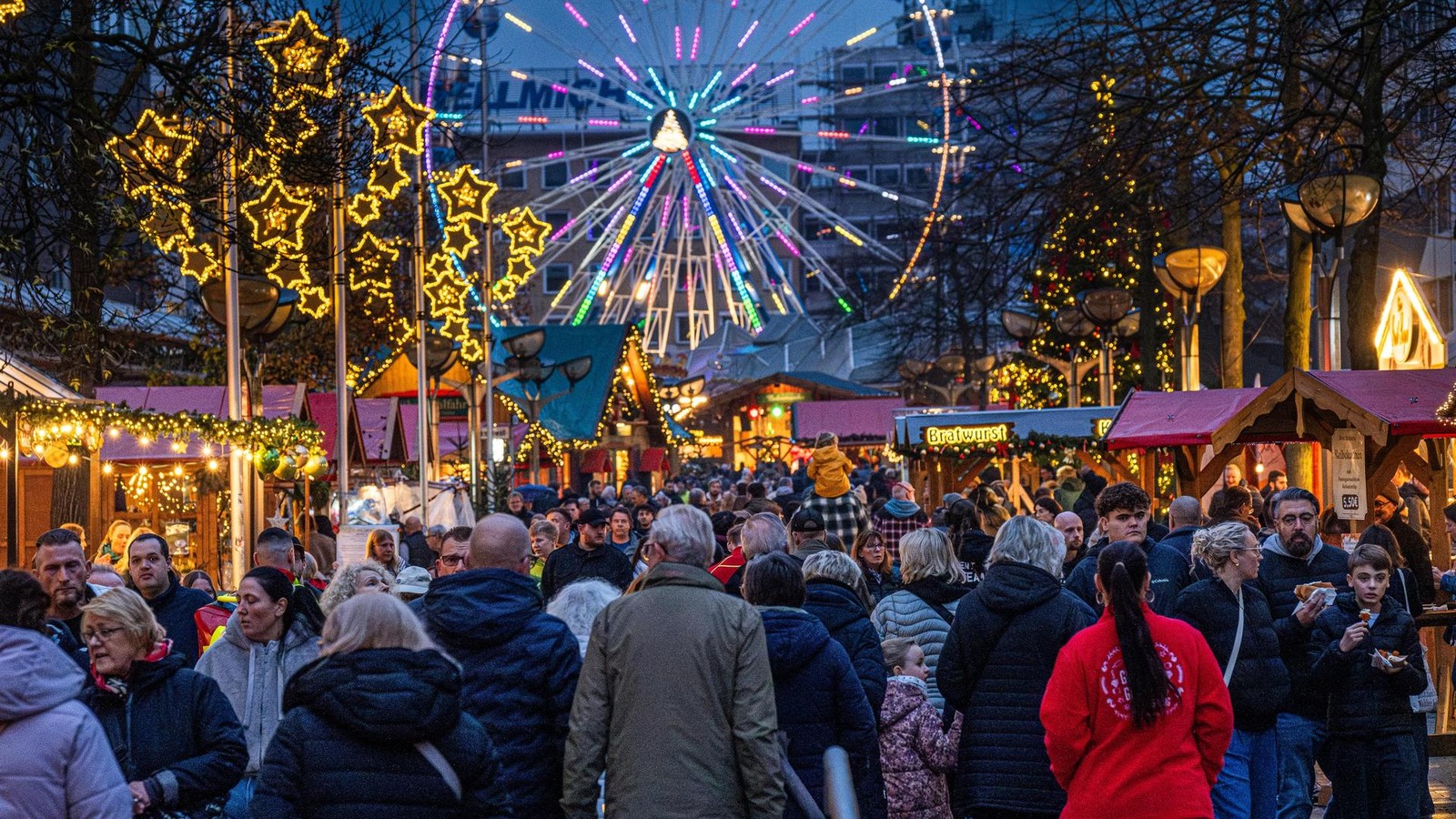 Auf diesem Weihnachtsmarkt gibt es sogar jetzt noch Glühwein