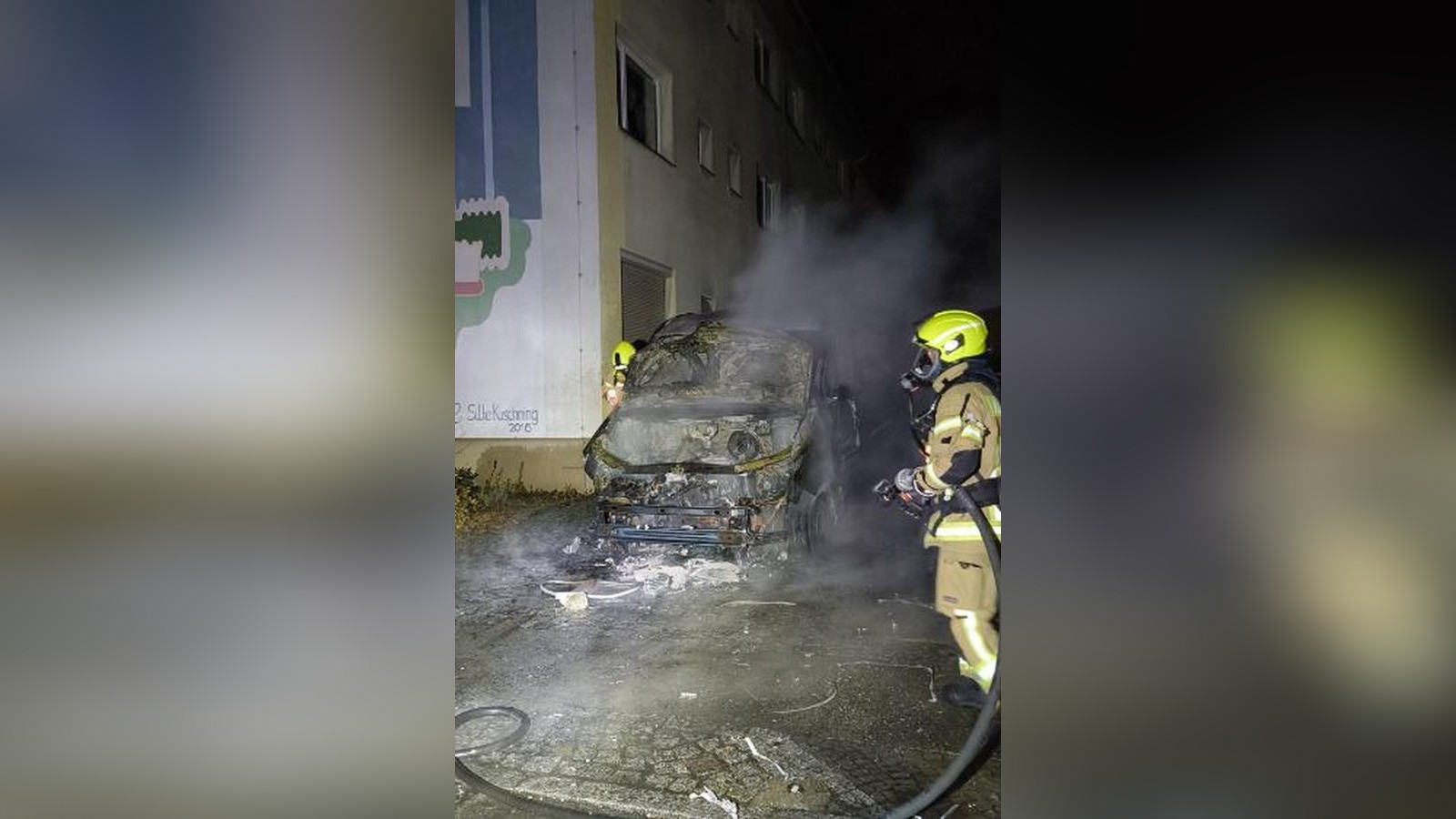 Kältebus in Moabit in Flammen – war es Brandstiftung?