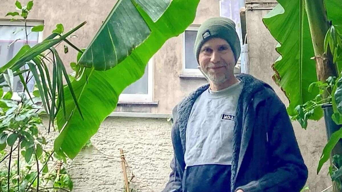 Michael Kapmeyer hatte die Bananenstauden im Wiesenviertel gepflanzt und großgezogen. Auf behördliche Anordnung musste er sie aber wieder entfernen.