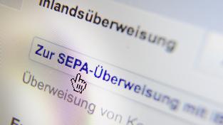 SEPA-Überweisung im Onlinebanking (Foto: picture alliance / dpa | Angelika Warmuth) SEPA-Überweisung im Onlinebanking (Foto: picture alliance / dpa | Angelika Warmuth)