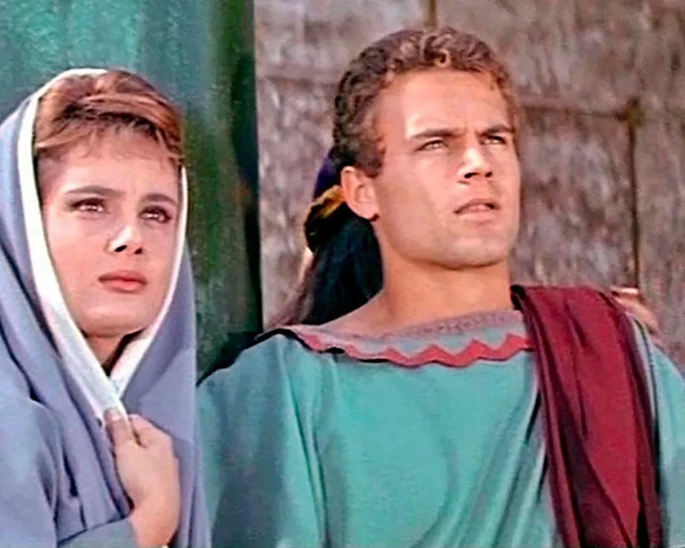 Bevor er zu Terence Hill wurde und gemeinsam mit Bud Spencer zum Star, hatte Mario Girotti bereits einige kleinere und größere Rollen gespielt - etwa im Historienfilm "Kreuz und Schwert" (1958, Bild). (Bild:  Pidax Film- und Hörspielverlag)