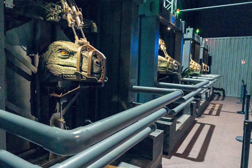 Wehe, wenn sie losgelassen werden ... Auch Velociraptoren sind natürlich in filmartigen Kulissen zu bestaunen.