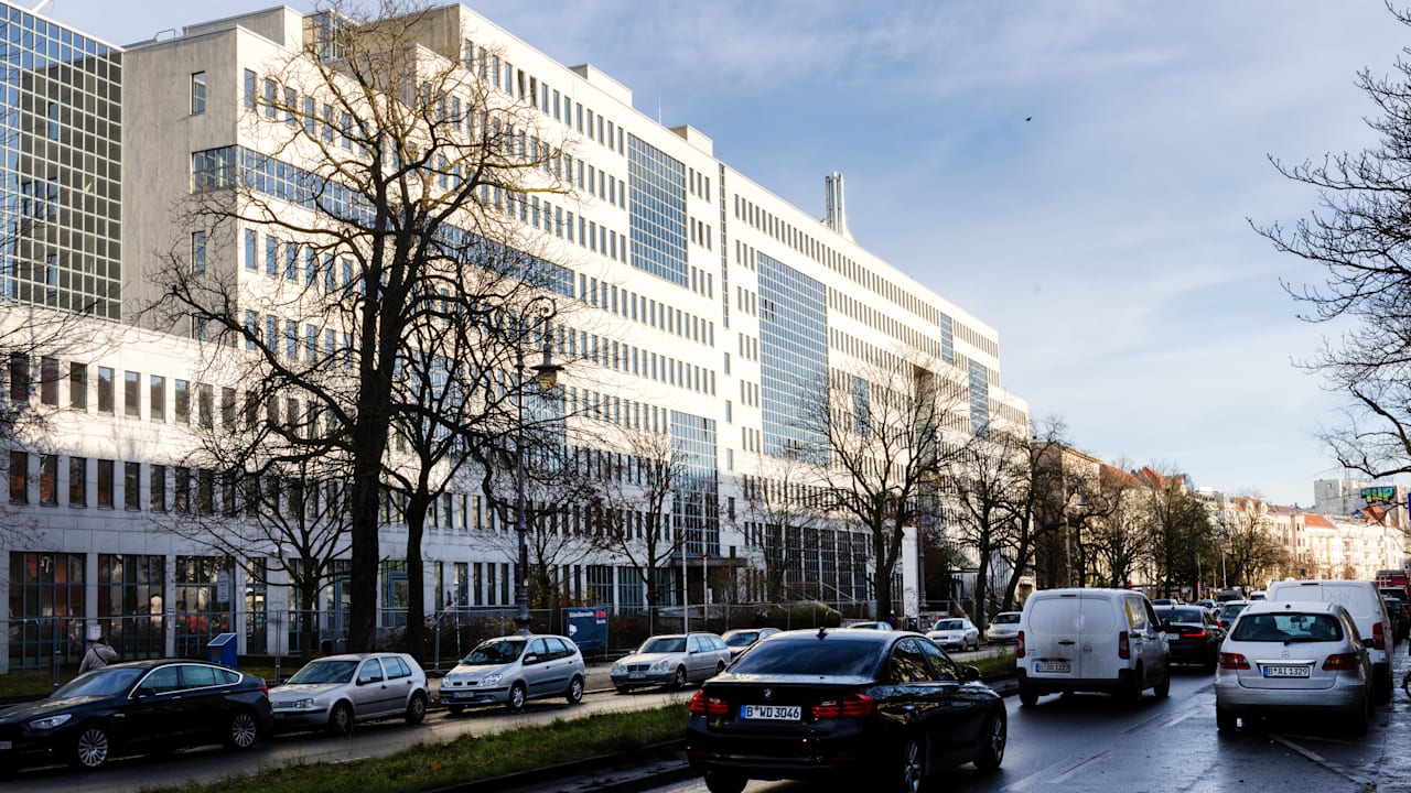 Schupelius: Ausgerechnet die Grünen wehren sich gegen ein Asylheim | Regional