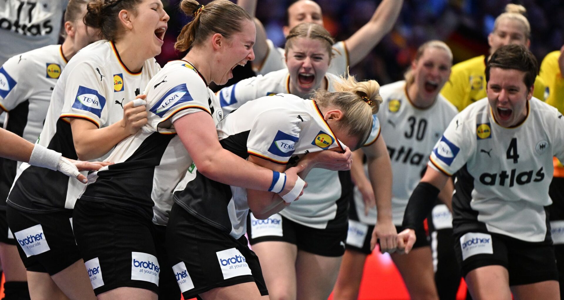 Sensationssieg gegen Frankreich: DHB-Team spielt um WM-Gold - Topthemen