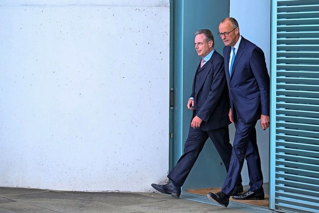 Bundeskanzler Friedrich Merz (r) und d...Wever (Archivbild vom 26. August 2025)  | Foto: Annegret Hilse (dpa)