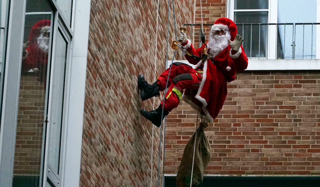 Feuerwehr-Überraschung für kranke Kinder in Hamburg