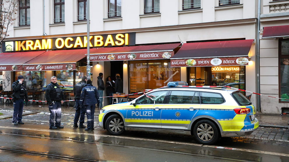 Bei der Auseinandersetzung in der Eisenbahnstraße wurde ein Mann schwer verletzt