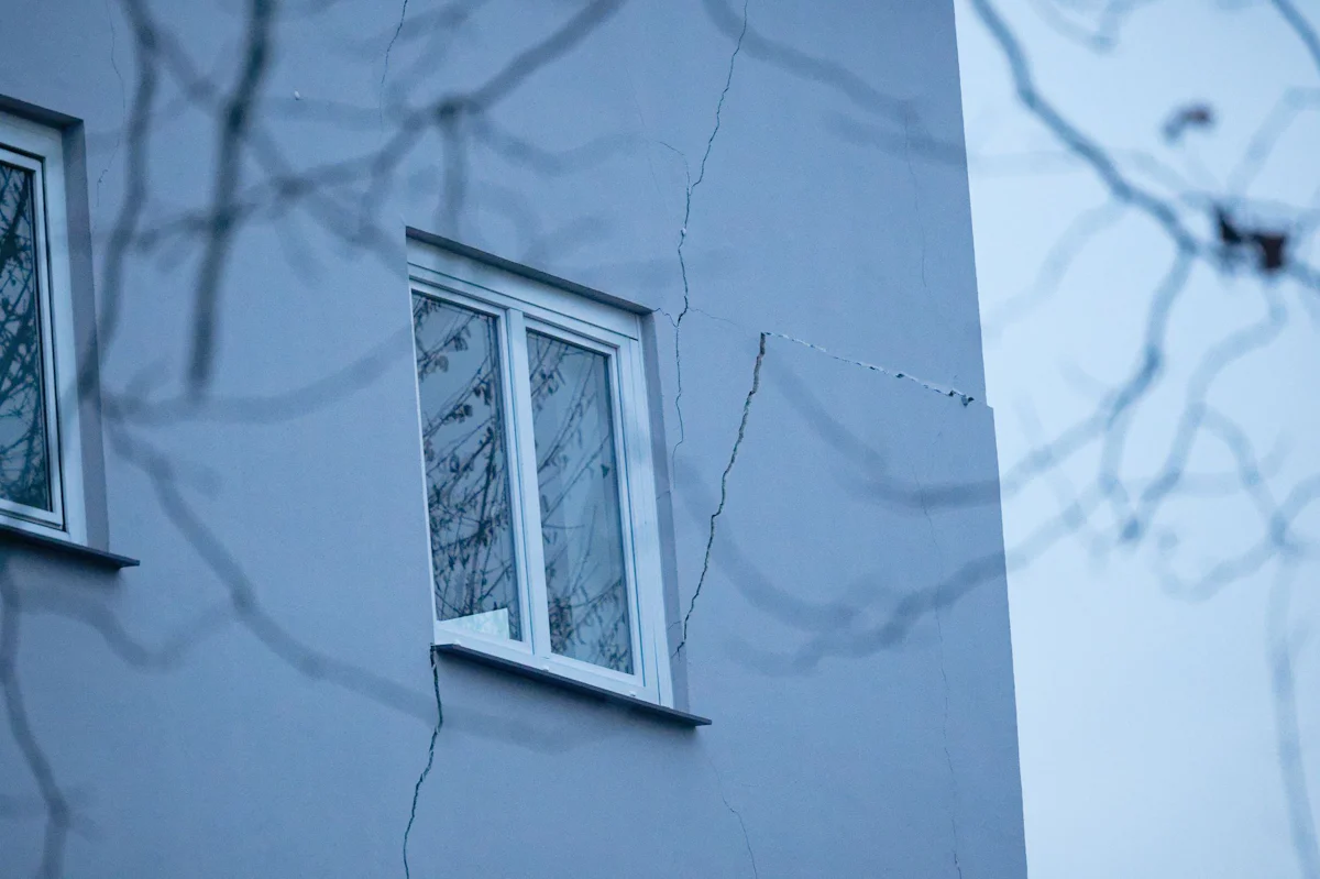 Notfälle - Hohlräume im Erdreich - Wuppertaler Grundschule wieder offen - Panorama