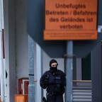 Die Polizei in Giessen bereitet sich bereits am Freitagabend auf den geplanten Grosseinsatz vor.