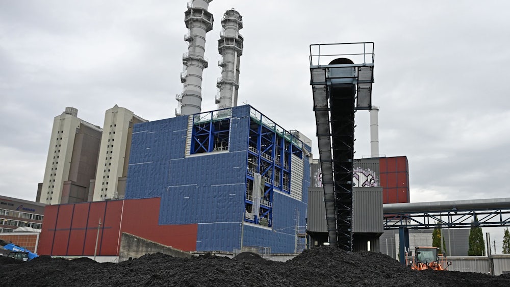 Kohle ist noch der drittwichtigste Energieträger der deutschen Stromproduktion, aber die Menge an Strom aus dem fossilen Brennstoff sinkt. (Symbolbild)