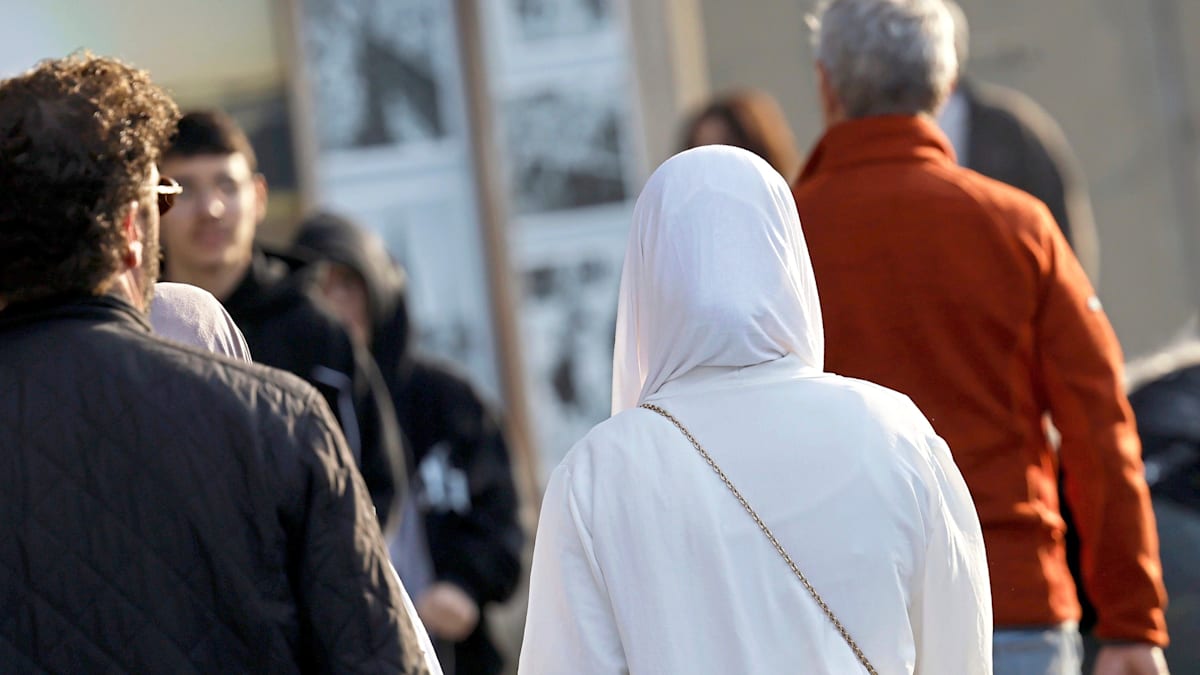 Neue Studie: Deutsche sorgen sich mehr vor Rechtsextremismus als Zuwanderer