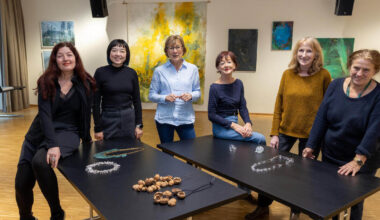 Im Neuen Technischen Rathaus: Bildende Künstlerinnen und Schmuckdesignerinnen zeigen ihre Arbeiten - Kultur