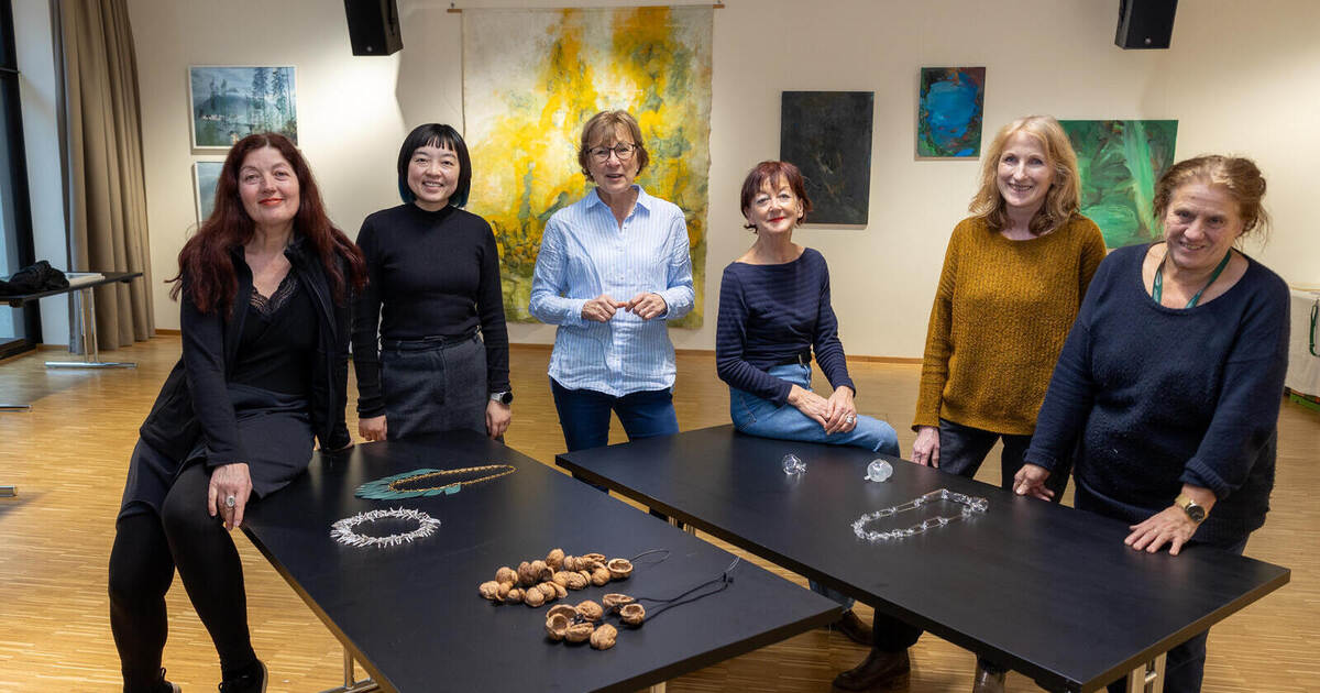 Im Neuen Technischen Rathaus: Bildende Künstlerinnen und Schmuckdesignerinnen zeigen ihre Arbeiten - Kultur