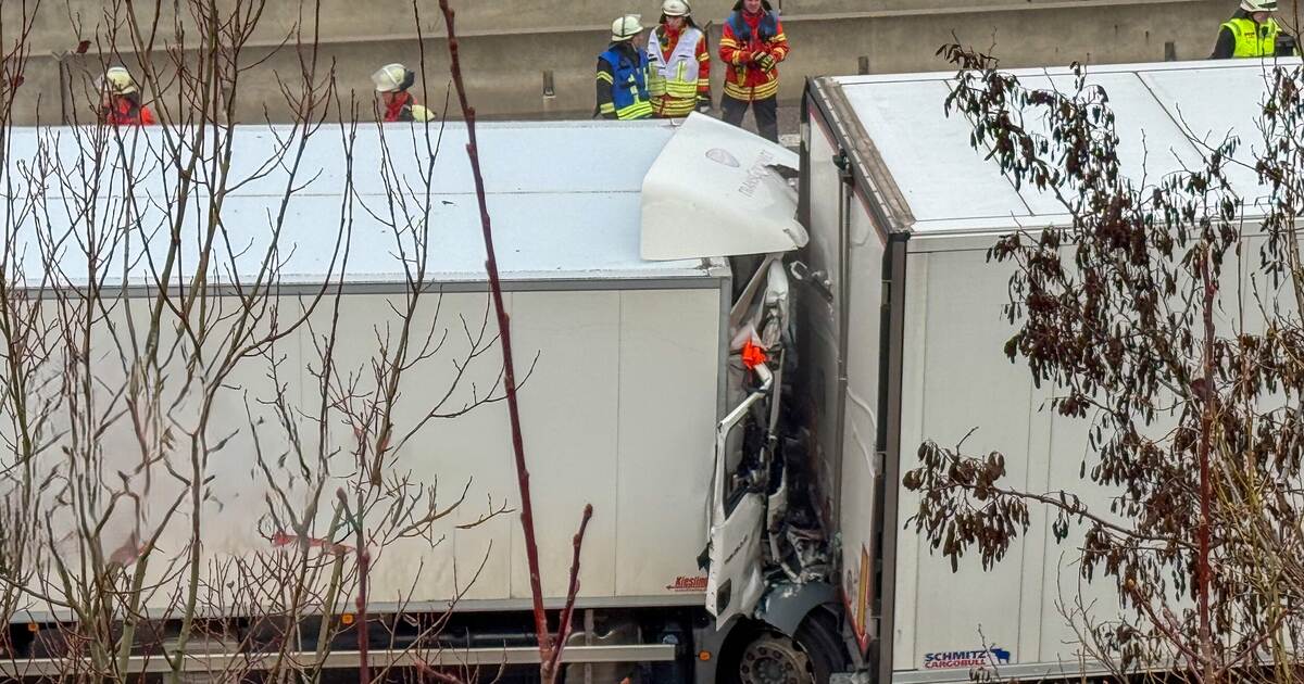 In Richtung Stuttgart: Verkehr kann nach LKW-Unfall auf einer Spur fließen - Pforzheim