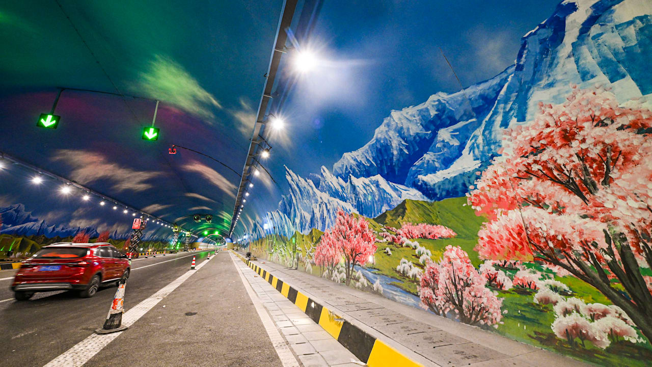 So sieht Rekord von innen aus: Längster Autobahntunnel der Welt eröffnet | News