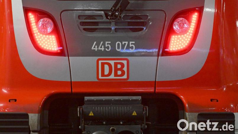 Als Ursache für den Schmorgeruch wird ein technischer Defekt vermutet, so ein Bundespolizeisprecher. (Symbolbild) Bild: Felix Hörhager/dpa