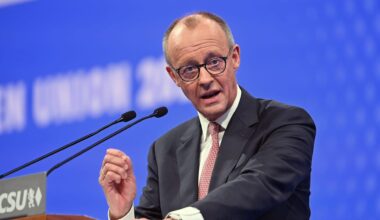 Bundeskanzler bei CSU-Parteitag: Merz erklärt Deutschland zum Sanierungsfall | Politik