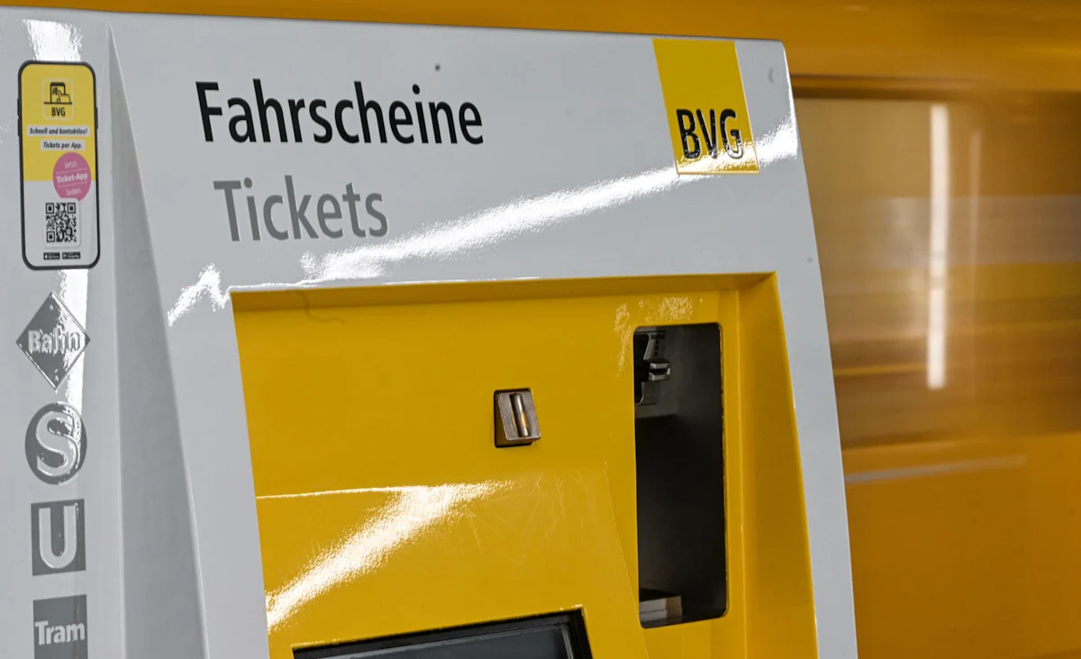 Regional- und Nahverkehr - Bus- und Bahnfahren im VBB wird ab Januar teurer - Panorama
