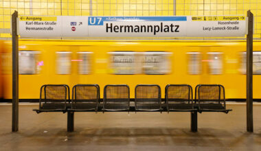 Tatort Berlin-Neukölln: Sterbender Mann auf U-Bahnhof bestohlen | Regional