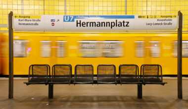 U-Bahnhof-Drama: Sterbender in Berlin bestohlen | Regional