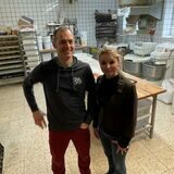 Alexander und Isabel Auffenberg in ihrer Backstube an der Vinckestraße in Ickern. Das Familienunternehmen muss eine Verkaufsstelle, das Kaffeehaus in Castrop, schließen. Es fehlen Fachverkäufer.