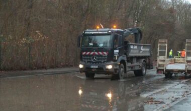 Nur noch eine Fahrspur gesperrt