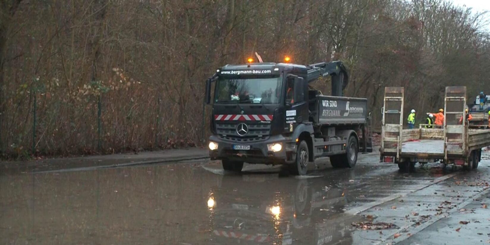 Nur noch eine Fahrspur gesperrt