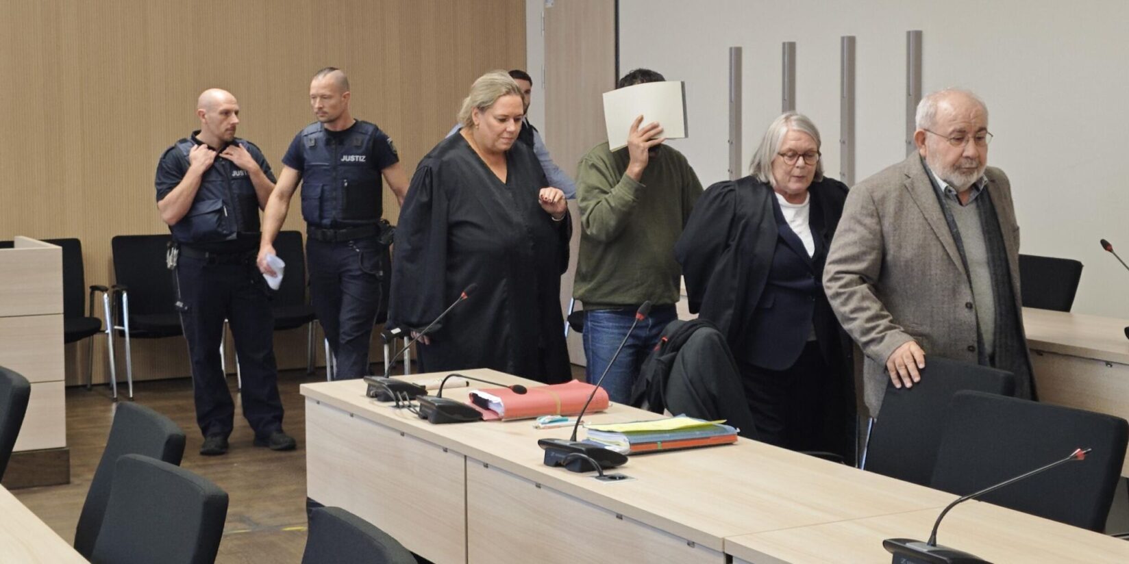 Brandstifter wegen 32-fachem Mordversuch verurteilt