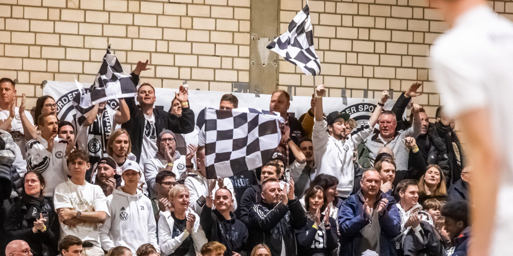 Parkplätze und ÖPNV-Anreise für alle Hallen