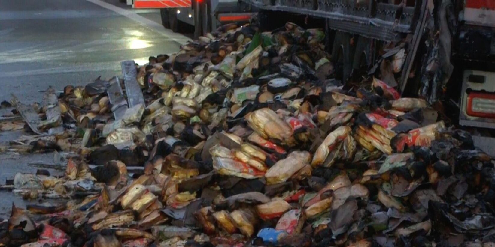 A2 nach Dortmund nach LKW-Brand gesperrt – Live-Verkehrsticker