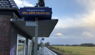 Bahnverkehr beeinträchtigt: Gegenstände auf der Strecke