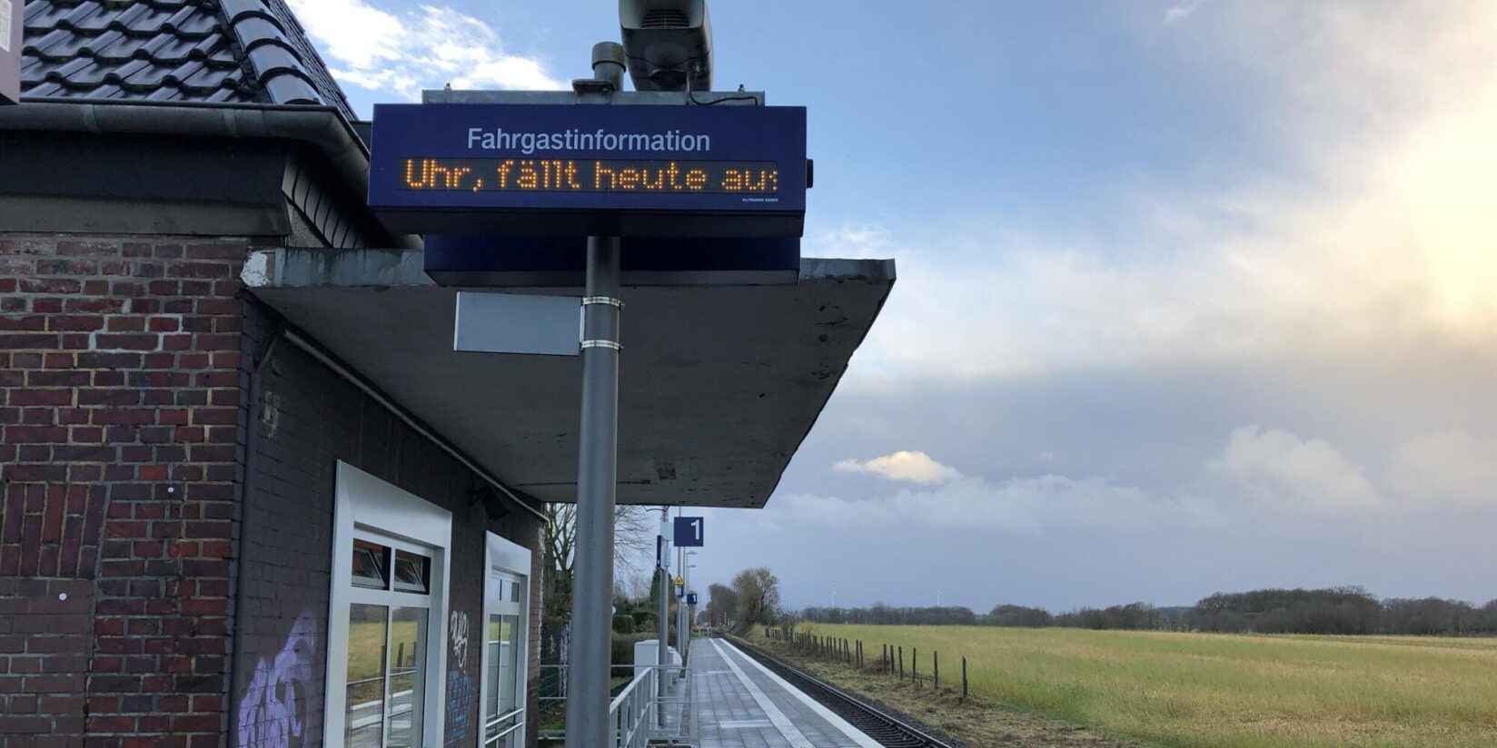Bahnverkehr beeinträchtigt: Gegenstände auf der Strecke