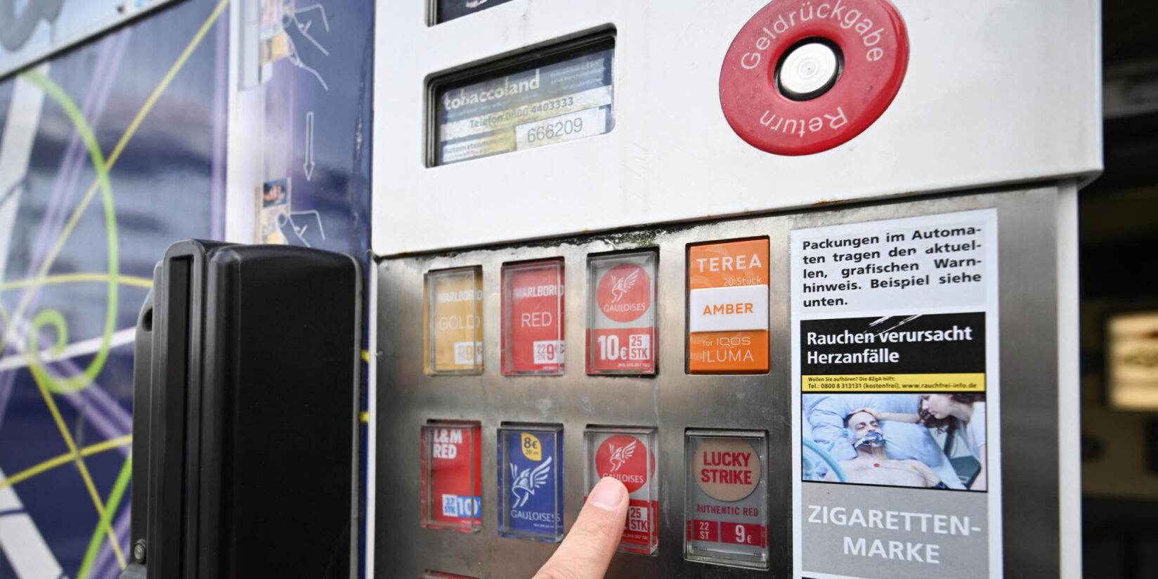 Polizei sucht flüchtigen Täter mit Hubschrauber