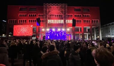Silvester-Party 2025/26 in Dortmund: Tausende feiern auf Friedensplatz