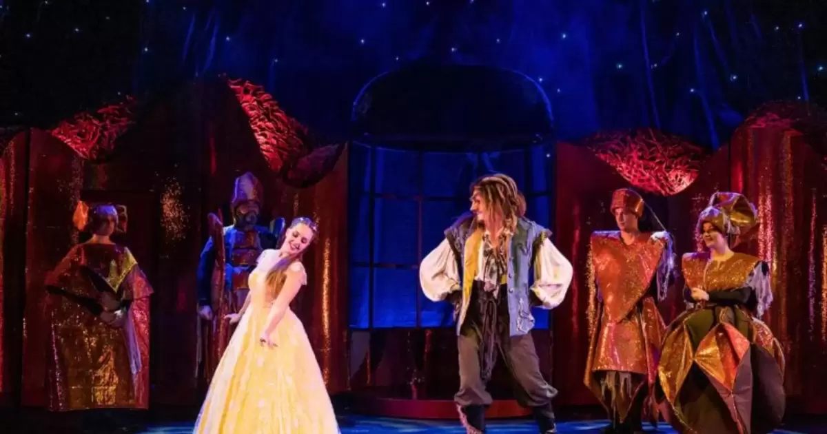 Heimspiel für einen Neustadter bei „Die Schöne und das Biest“ - Neustadt