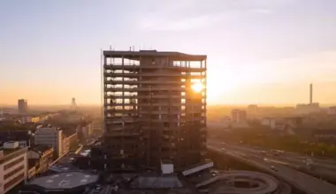 Rathausturm schrumpft: Abriss kommt voran, bald geht’s vom Boden aus weiter - Ludwigshafen