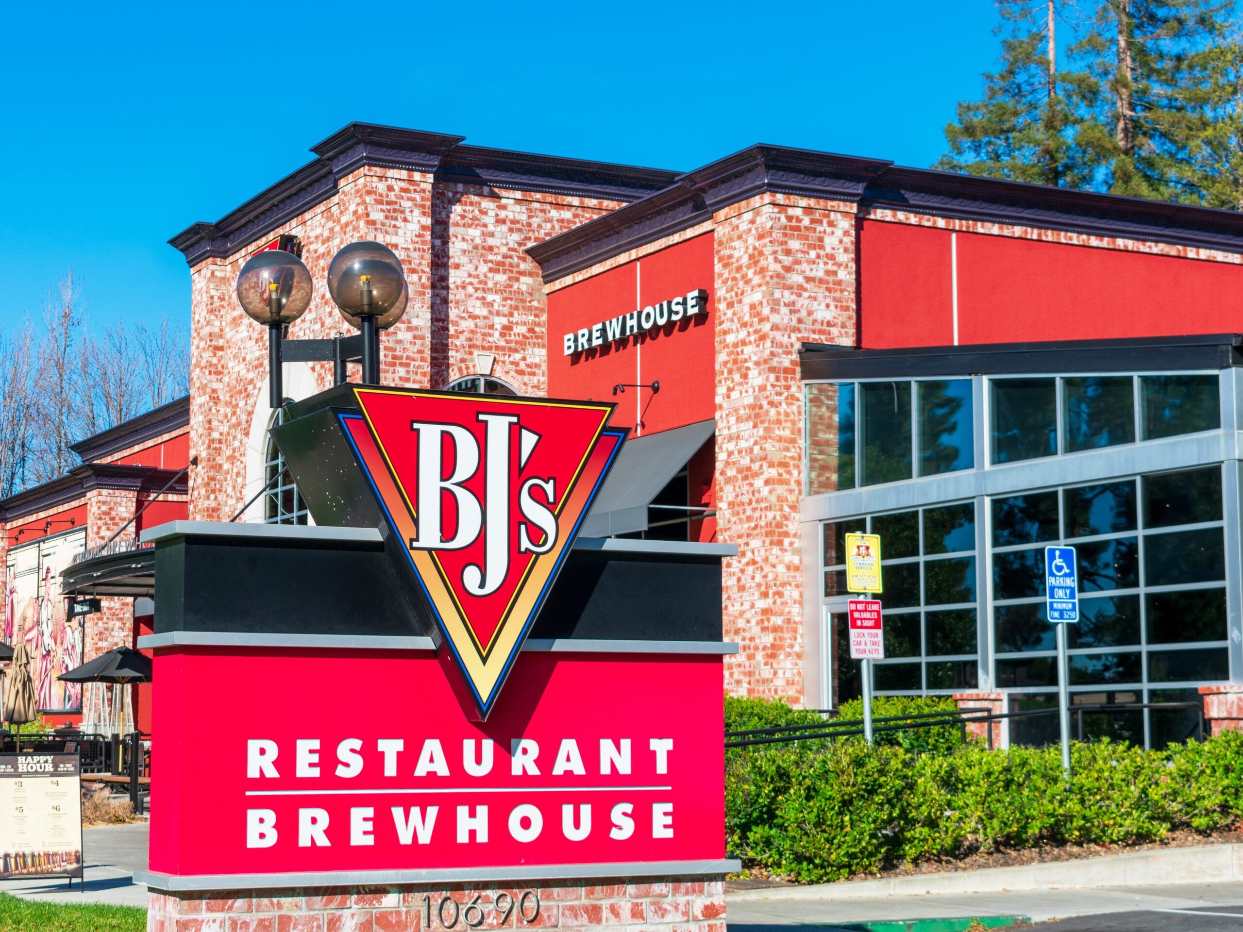 BJ's Restaurants