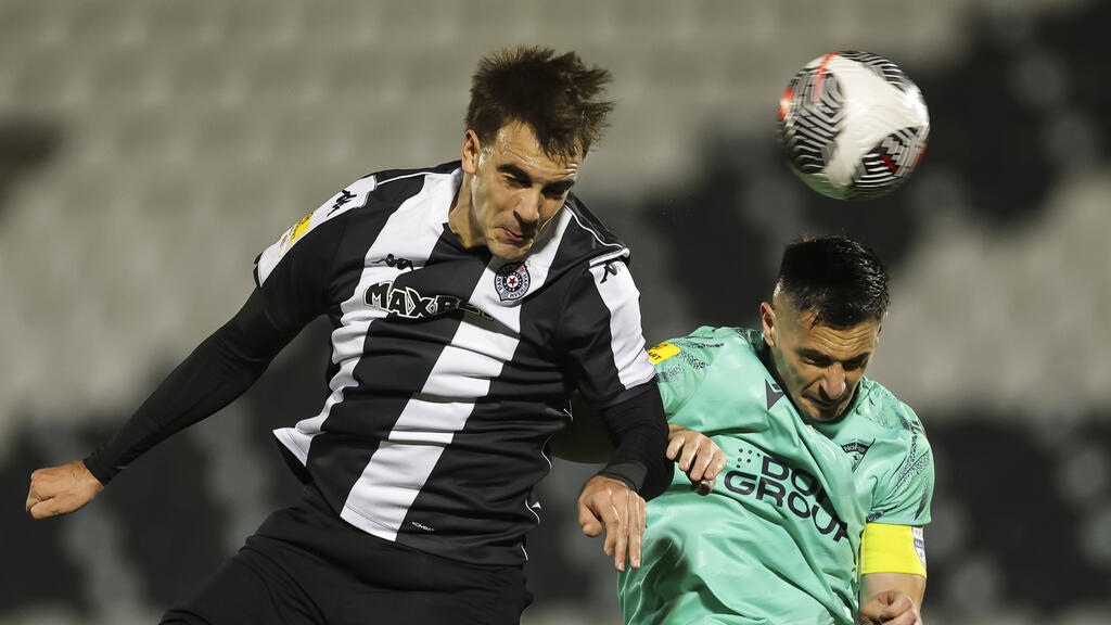 VfB Stuttgart: Stürmer trifft Zukunftsentscheidung