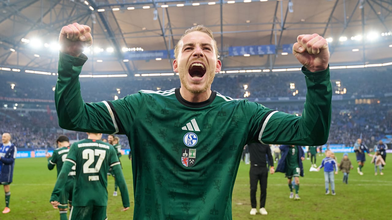 Knappe Kiste gegen Nürnberg: Schalke kracht sich zum Herbstmeister! | Sport