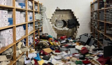 Gelsenkirchen: Einbrecher bohren Loch in Tresorraum von Sparkasse | Regional