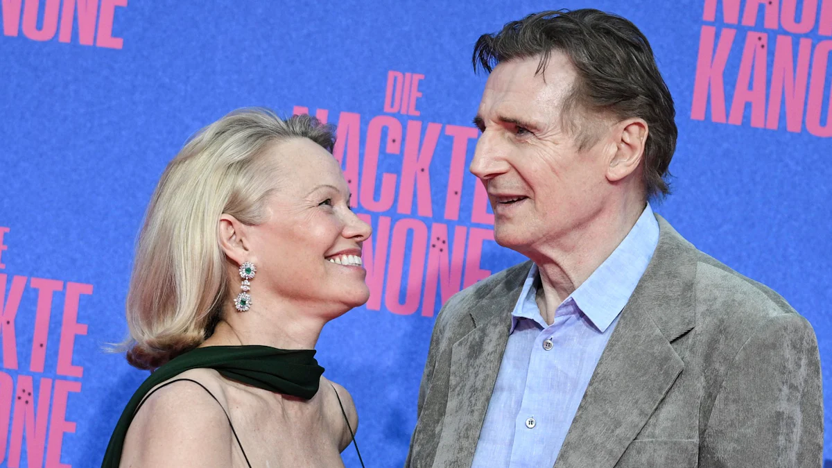 Es stimmt also doch: Pamela Anderson spricht über „intime Woche“ mit Liam Neeson - Panorama