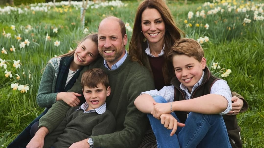 Kate und William veröffentlichen neues Foto: Prinz Zahnlücke wünscht frohe Weihnachten | Unterhaltung
