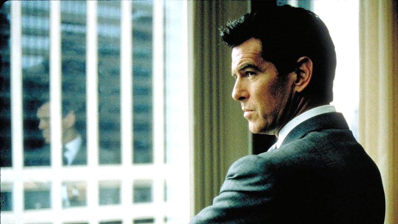 Heute Abend ohne Werbung im TV: James-Bond-Charme trifft auf "Stirb langsam" – in einem Gangsterfilm, der bald ein starbespicktes Remake bekommt! - Kino News