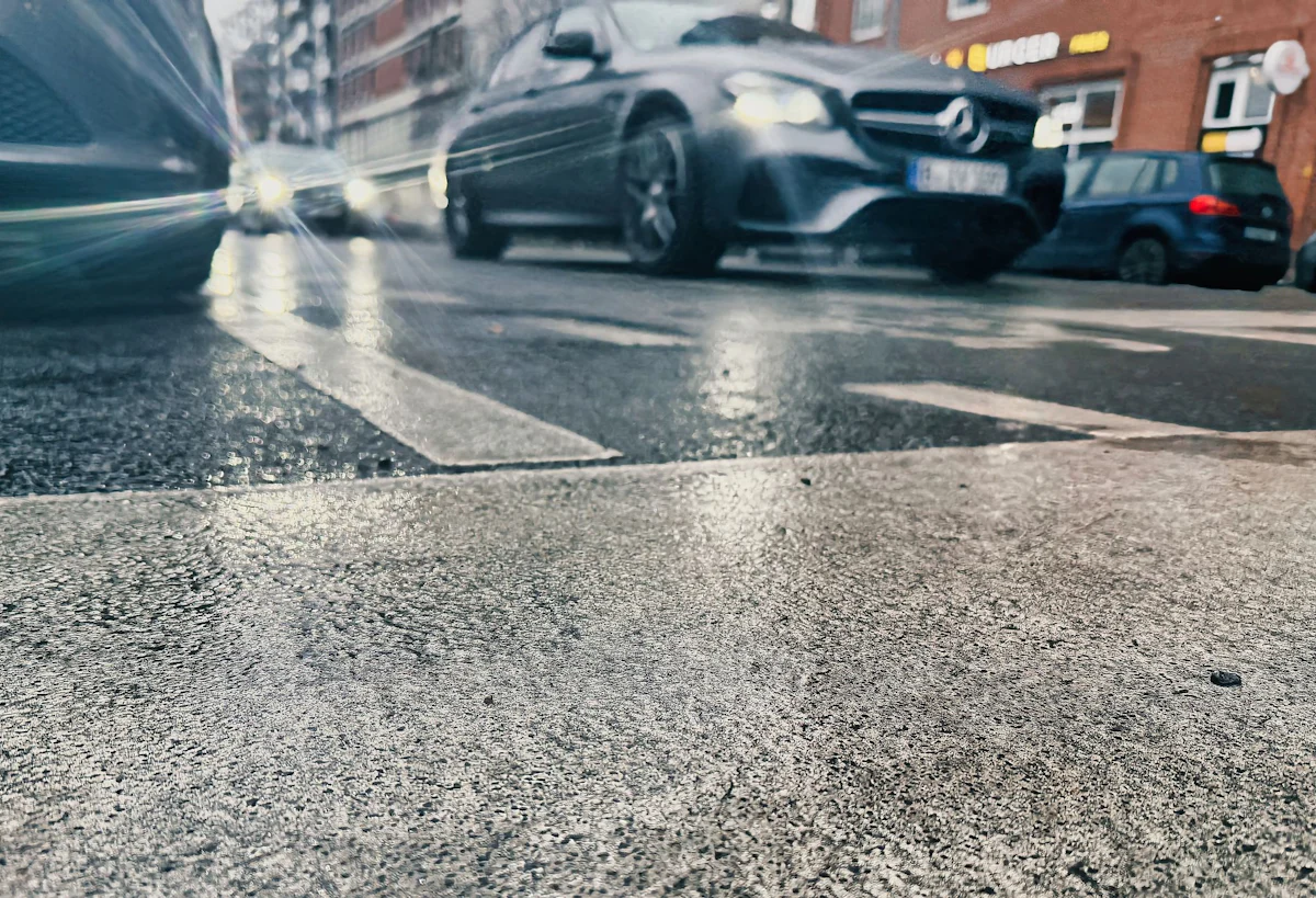 Auch auf Gehwegen - Glätte in Berlin und Brandenburg sorgt für viele Unfälle - Panorama