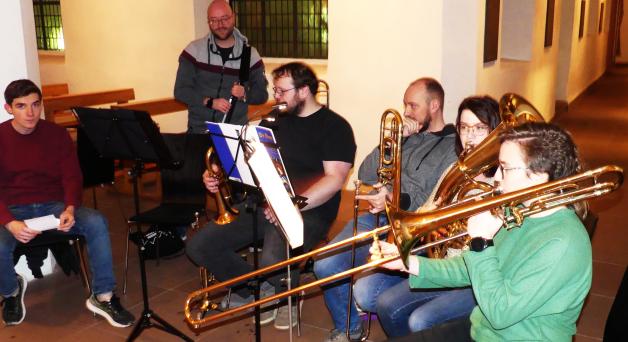 Der neu gegründete Posaunenchor der Uni Bielefeld begleitete den weihnachtlichen Gottesdienst für Studierende und Hochschulangehörige